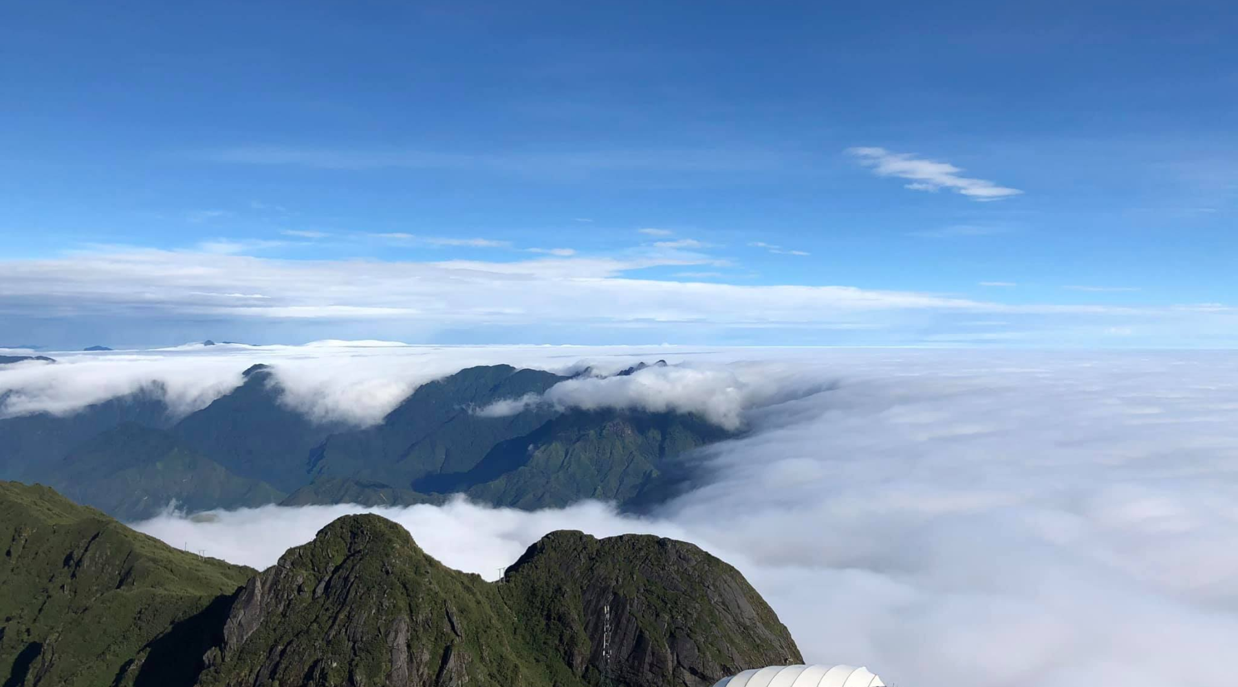 Cloud hunting at Sapa Glass Bridge