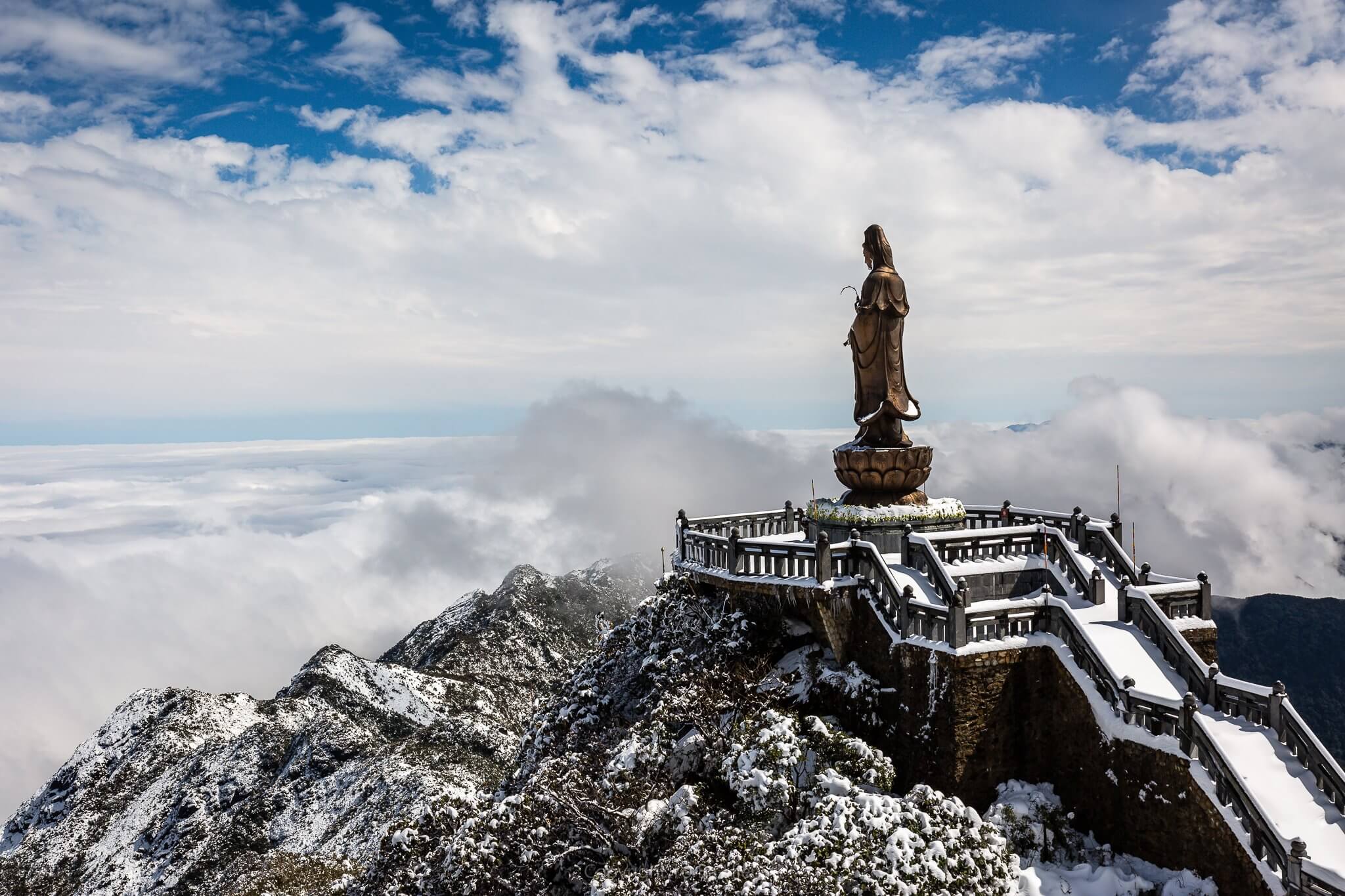 How To Go Fansipan From Sapa: Cable Car, Trekking & Costs