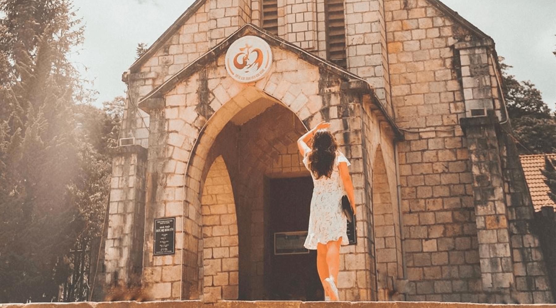 Visitors checking in at Sapa