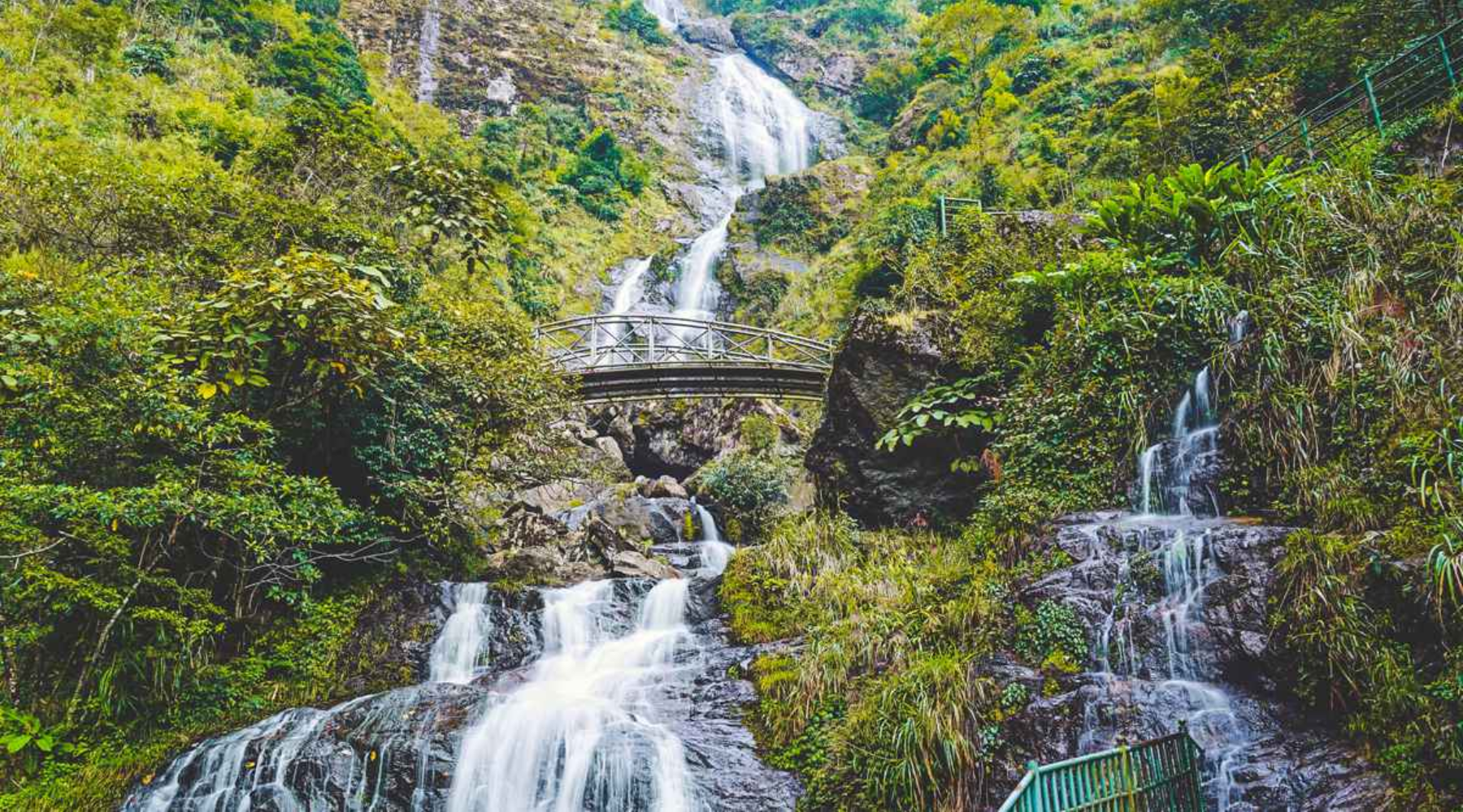 Silver Waterfall Sapa Vietnam – a popular destination chosen by many travelers when visiting Sapa.