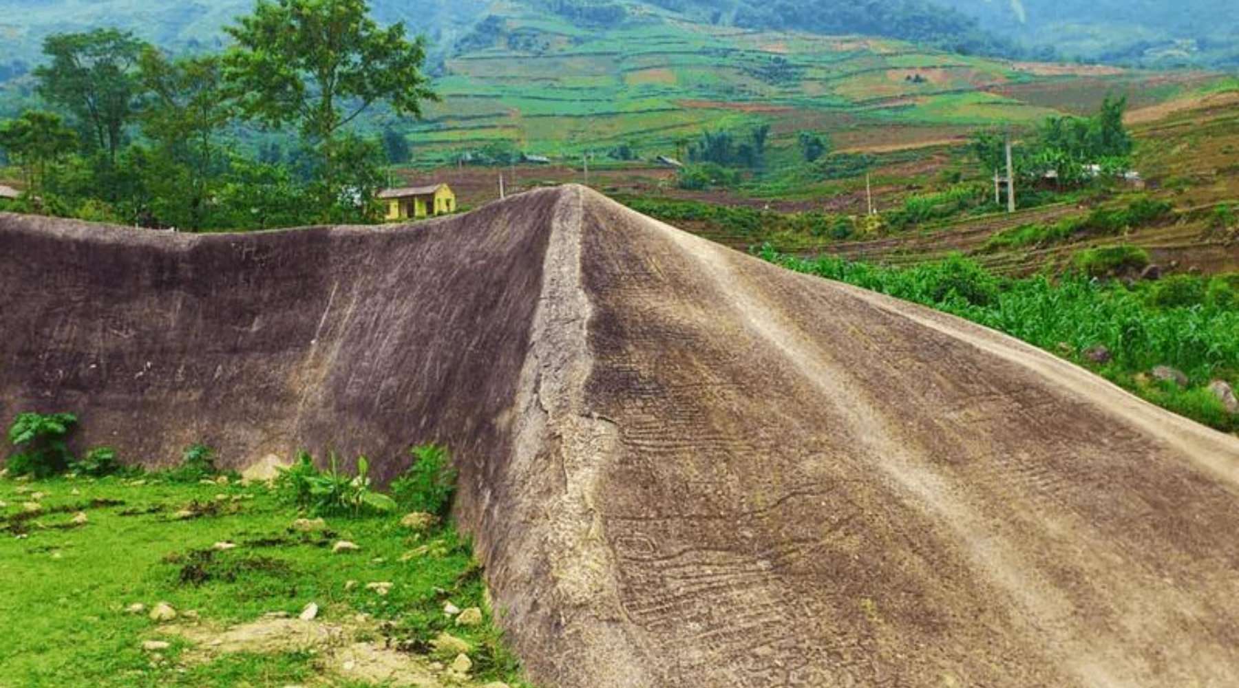 The mysterious Muong Hoa Ancient Rock Field