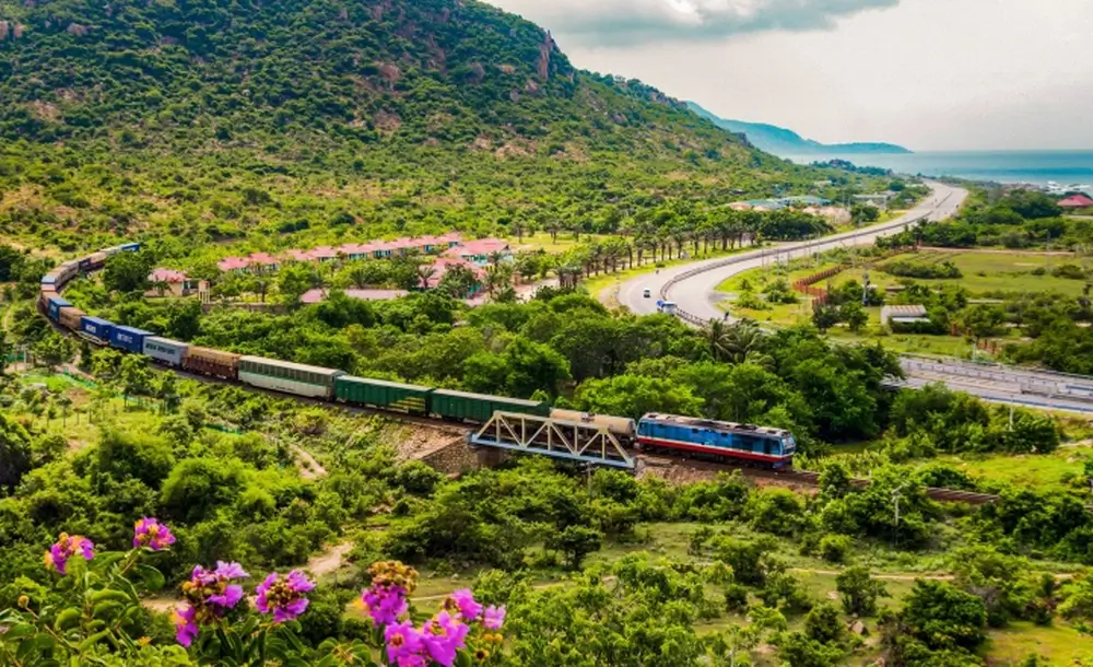 Train From Hanoi To Sapa: Best Routes & Travel Tips