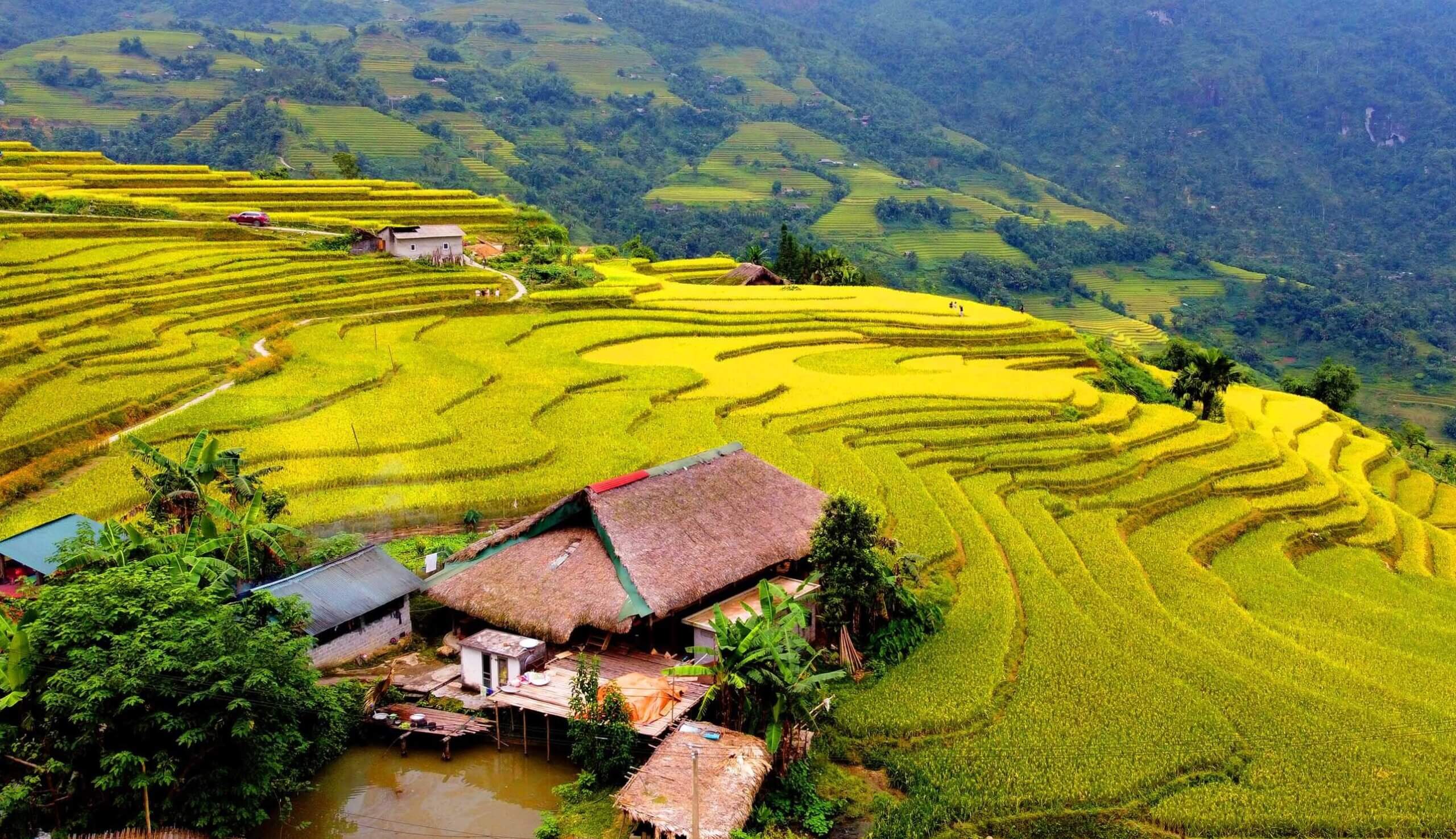 Muong Hoa Funicular: Scenic Train To Fansipan Station