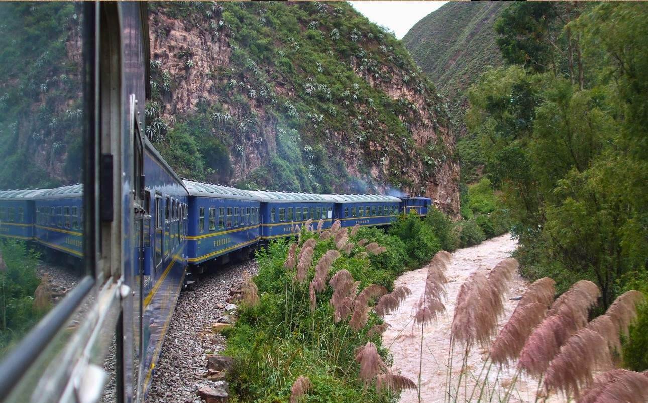 Train route connecting Sapa town to the Fansipan cable car station