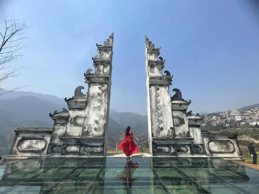 Sapa Half Day O Quy Ho Pass – Heaven Gate – Love Waterfall – Silver Waterfall